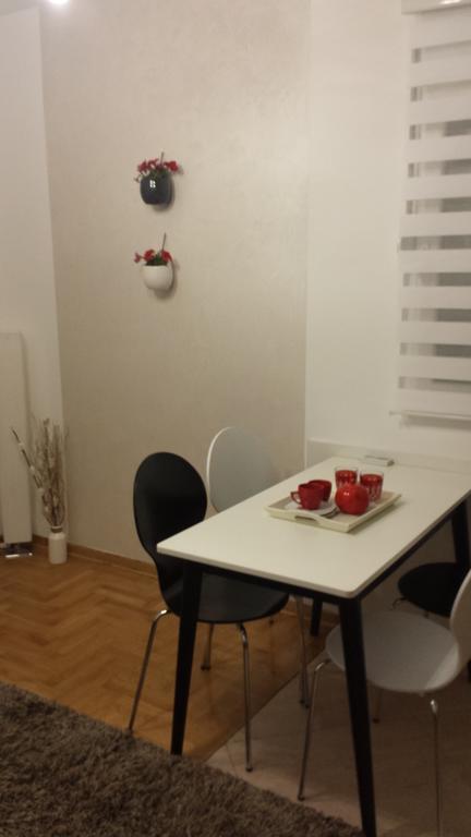 Apartment Fini Tivat Eksteriør bilde