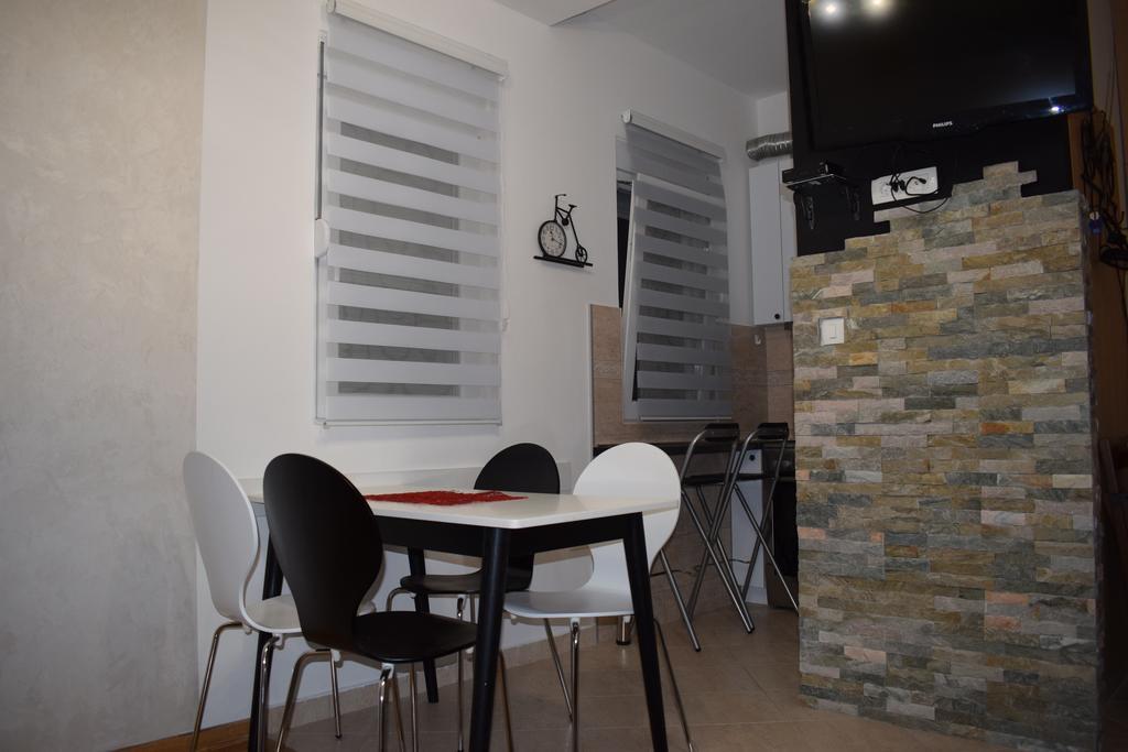 Apartment Fini Tivat Eksteriør bilde